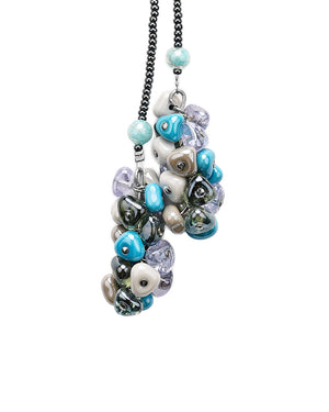 Collier long Linda bleu – porté
