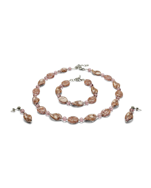 Set Karen viola – collana, bracciale e orecchini in vetro di Murano, indossati